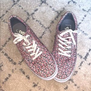 Floral Low Top Lace Up Vans